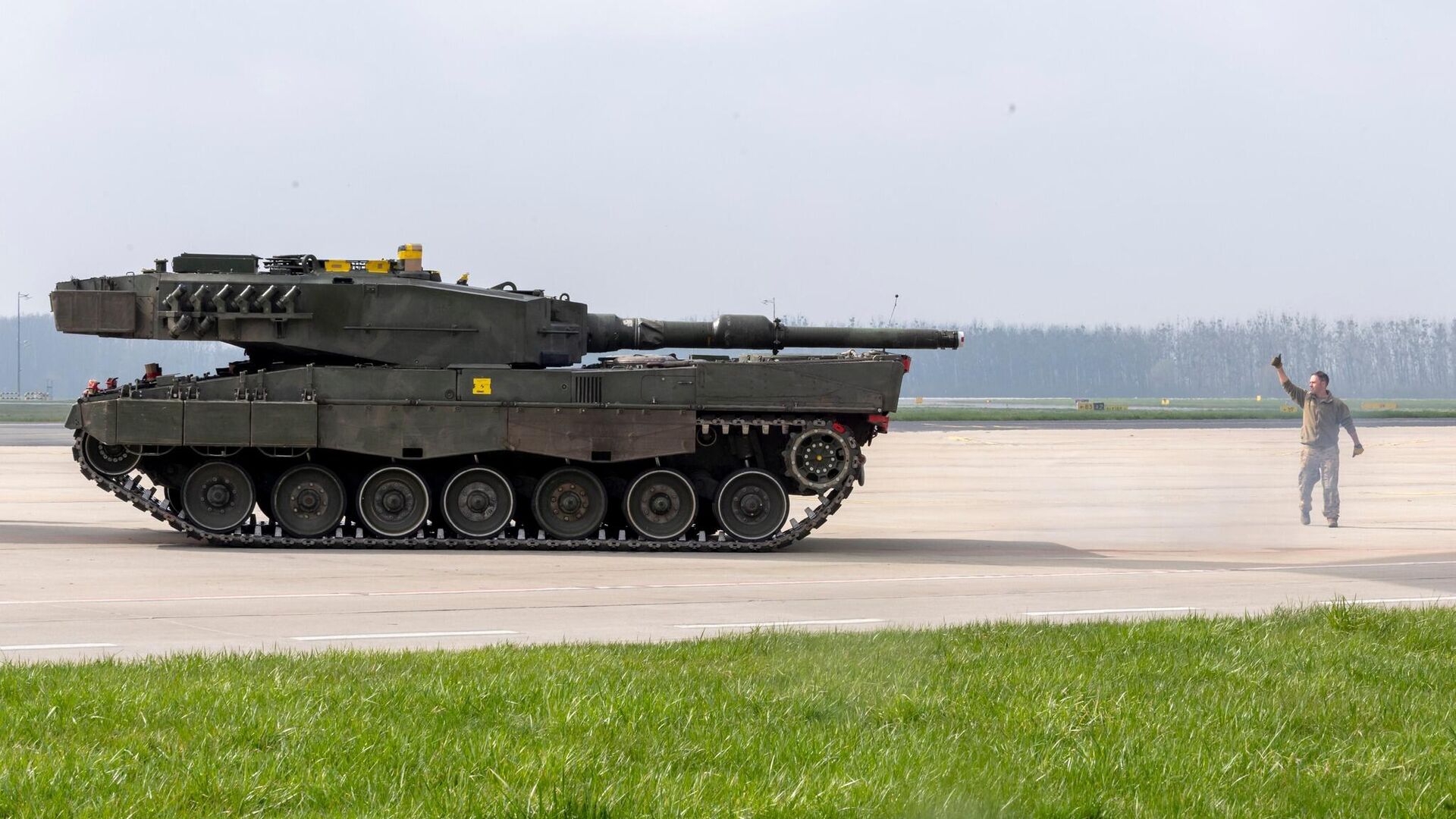 Подготовка канадских танков Leopard 2 для отправки на Украину - РИА Новости, 1920, 22.06.2023