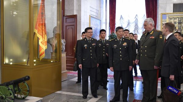 Военная делегация из Китая во время посещения Военной академии Генерального штаба ВС РФ