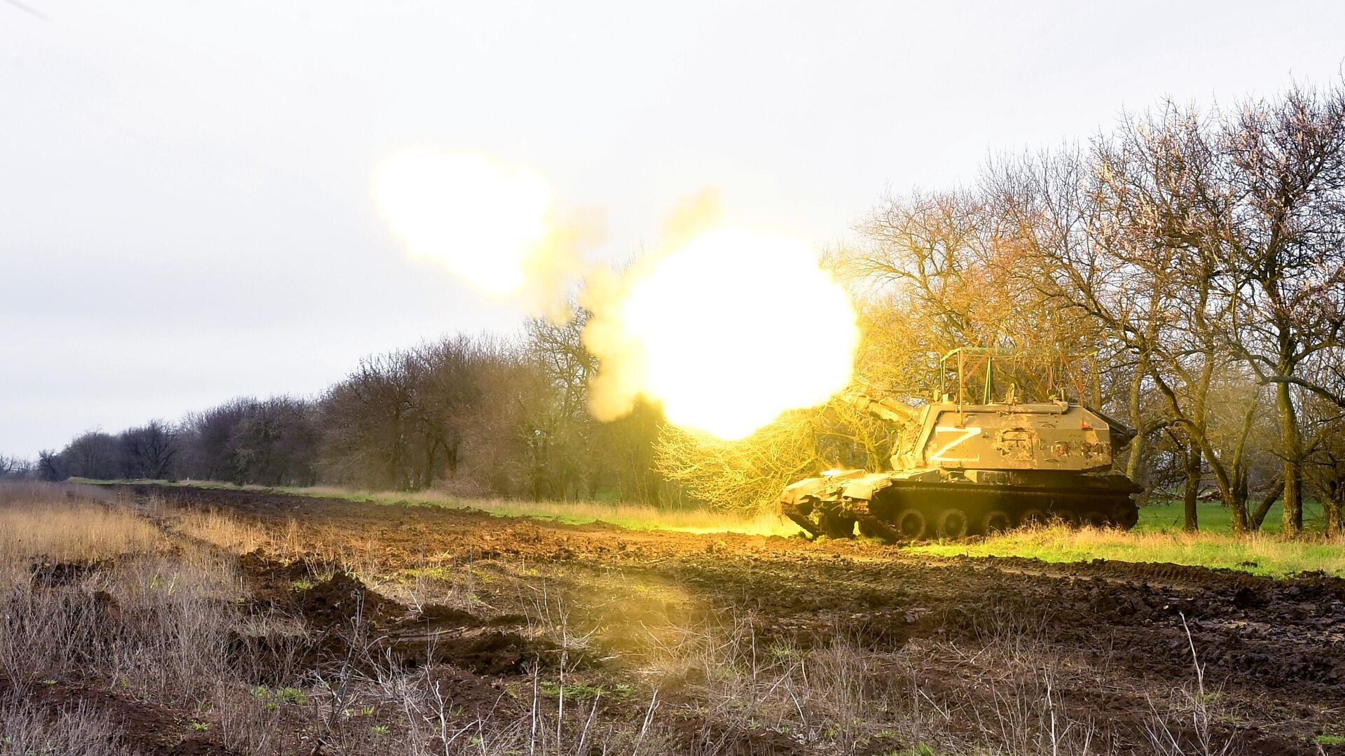 Самоходная артиллерийская установка Мста-С на боевой позиции в южном секторе спецоперации - РИА Новости, 1920, 14.07.2023