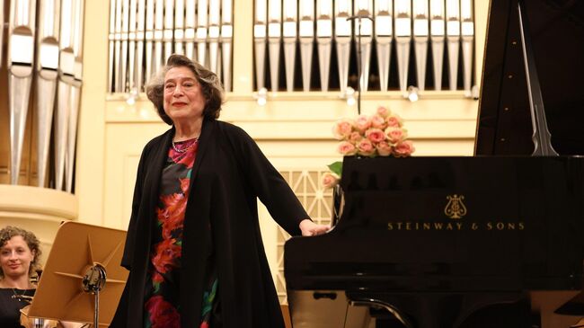 Елизавета Леонская в Большом зале Петербургской филармонии