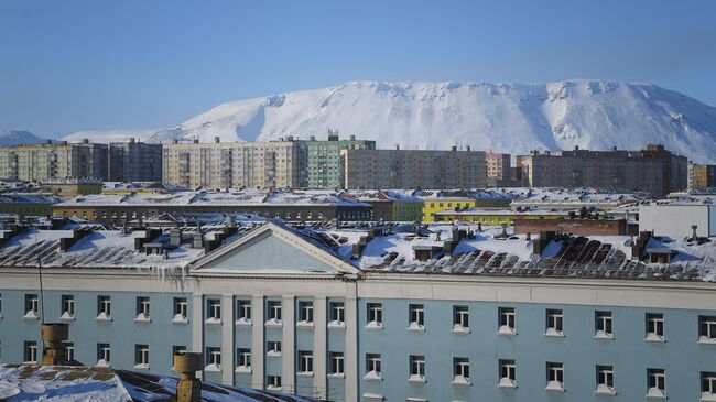 Вид на город из гостиницы Норильска