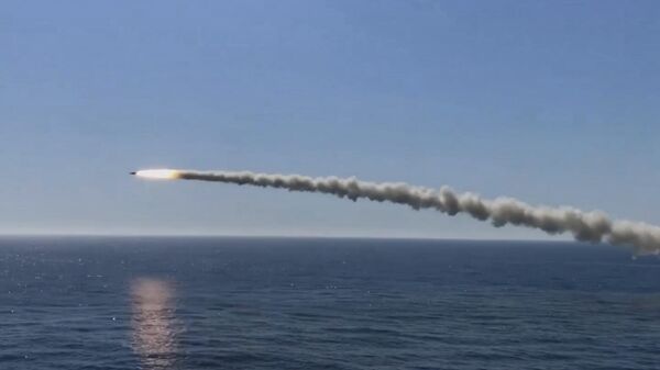Кадры пуска крылатой ракеты Москит с ракетного крейсера Р-298 в Охотском море