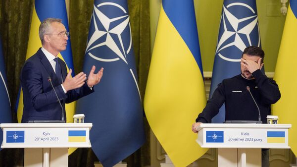 Генеральный секретарь НАТО Йенс Столтенберг и президент Украины Владимир Зеленский во время пресс-конференции в Киеве