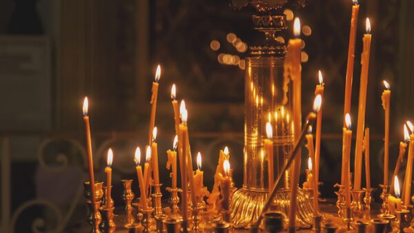 Свечи в церкви 