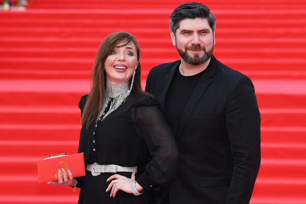 Актеры дубляжа Даша Блохина и Карен Арутюнов на церемонии открытия 45-го Московского международного кинофестиваля