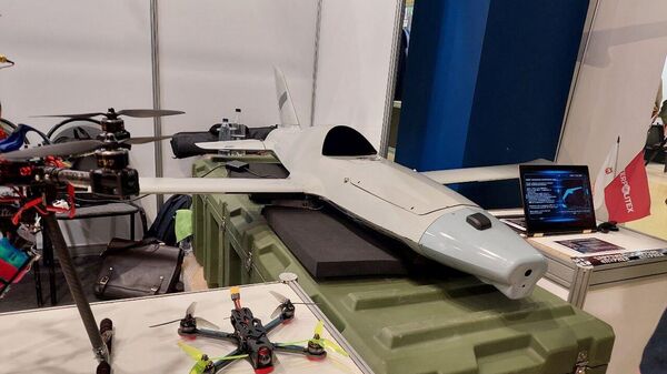 Опытный образец реактивного FPV-дрона-камикадзе (барражирующий боеприпас) самолетного типа компании Беспилотные аппараты