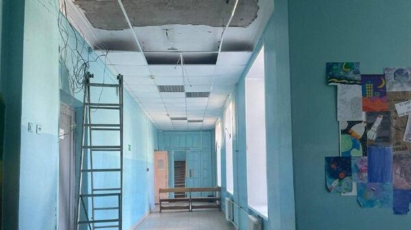Потолок обрушился в школе МОУ СОШ N 31 города Твери