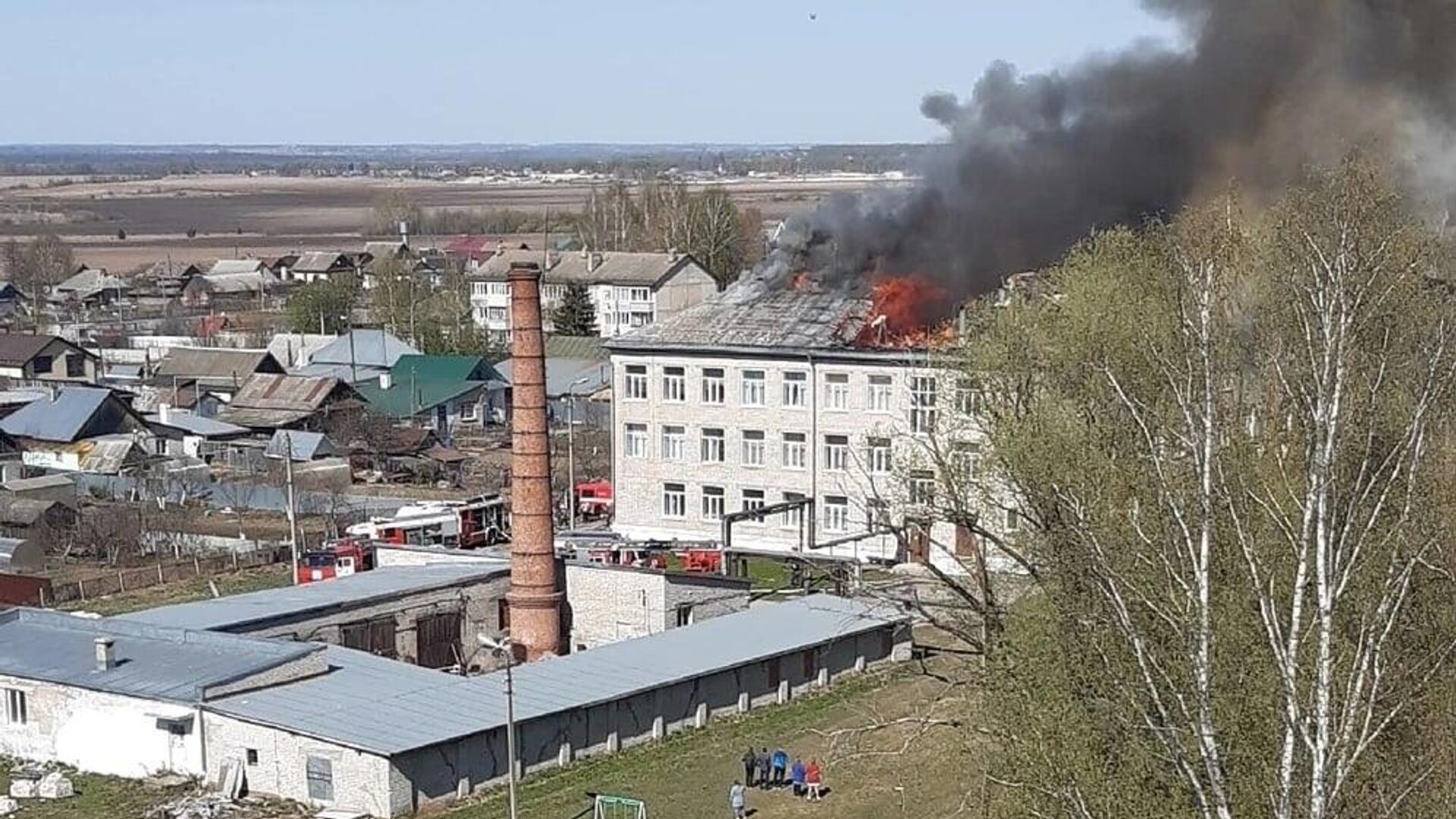 Пожар на крыше школы-интерната в Йошкар-Оле - РИА Новости, 1920, 24.04.2023