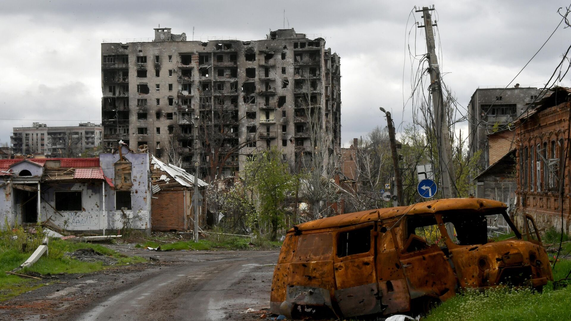 Разрушенные дома в Артемовске - РИА Новости, 1920, 01.05.2023