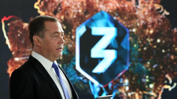 Заместитель председателя Совета безопасности РФ Дмитрий Медведев выступает в режиме видеоконференции на федеральном просветительском марафоне Знание. Первые