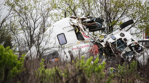 Обломки разбившегося вертолета санитарной авиации вблизи поселка Ерзовка Городищенского района. 25 апреля 2023