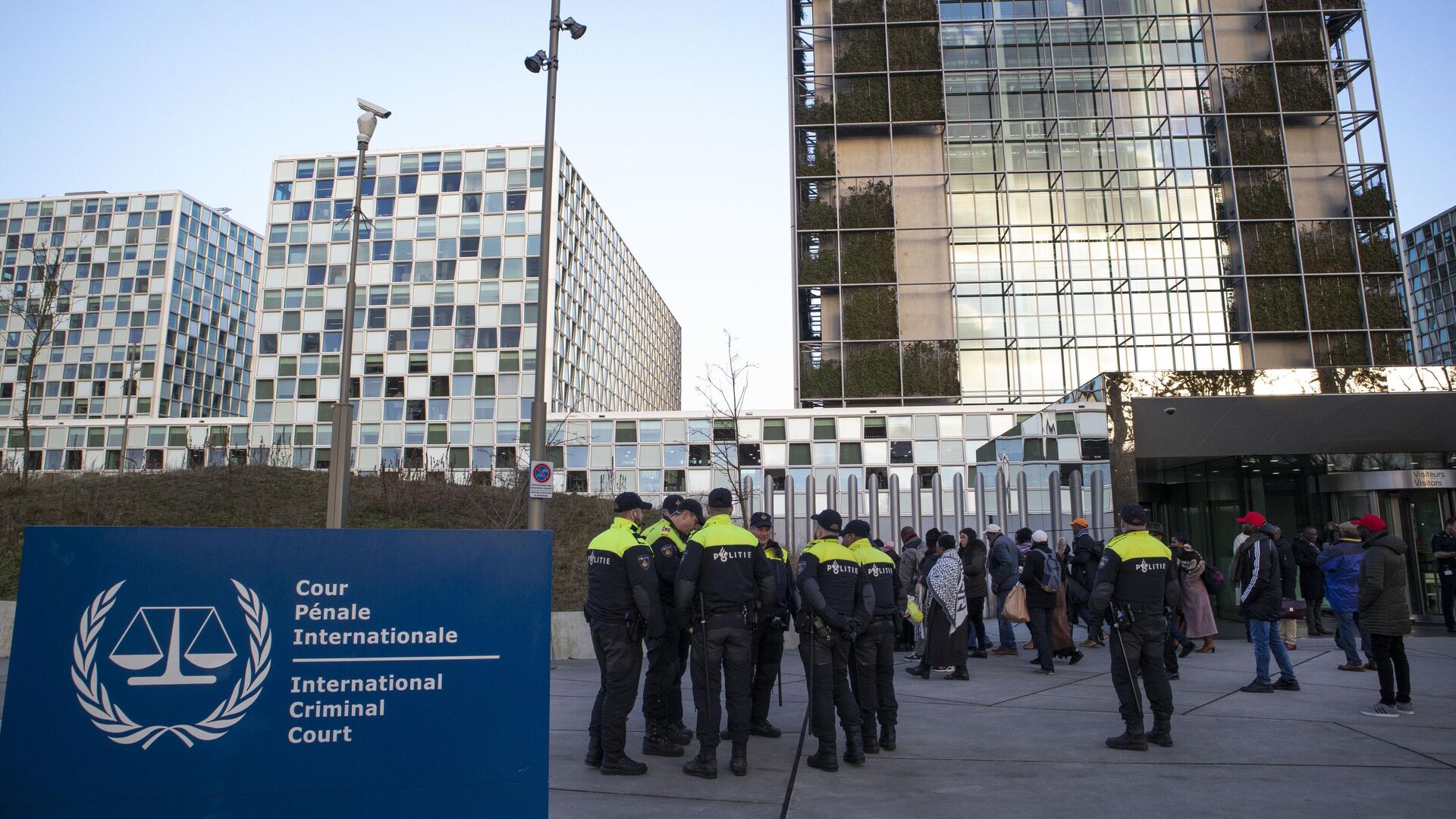 Полицейские у здания Международного уголовного суда ООН в Гааге - РИА Новости, 1920, 11.05.2023