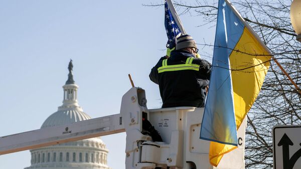 Флаги США и Украины в Вашингтоне