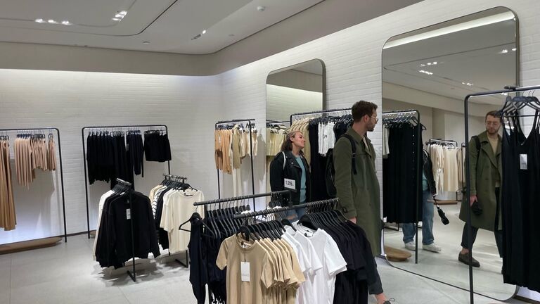 Магазин Maag, открывшийся в среду вместо Zara на Неглинной улице в Москве