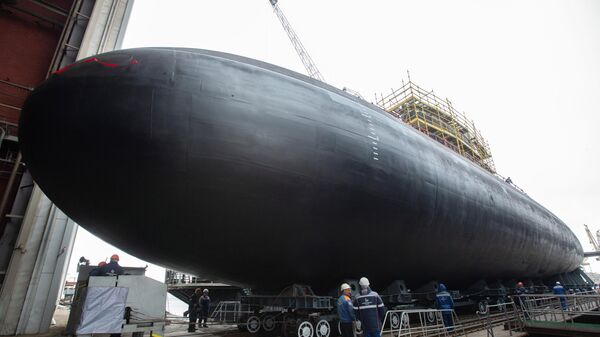 Дизель-электрическая подводная лодка Можайск проекта 636 во время торжественной церемонии спуска на воду в Санкт-Петербурге