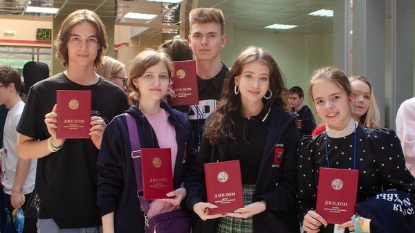 Ученики столичных школ стали победителями и призерами Всероссийской олимпиады по биологии