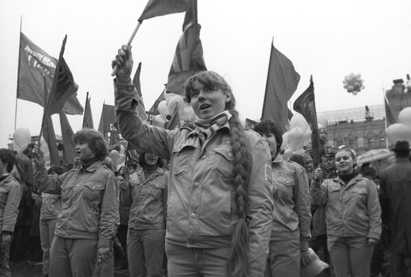 Участники Первомайской демонстрации на Красной площади, 1985 год