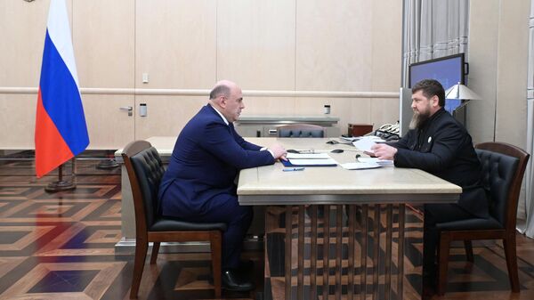 Председатель правительства РФ Михаил Мишустин и глава Чечни Рамзан Кадыров во время встречи. 27 апреля 2023