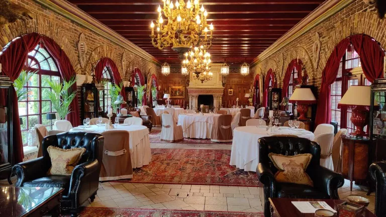 Интерьеры отеля Old House Resort&Spa в Азове Интерьеры отеля Old House Resort&Spa в Азове