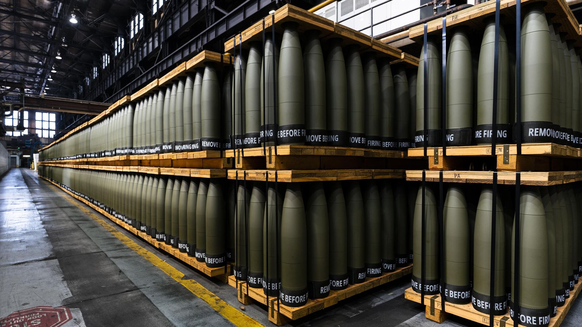 155-миллиметровые гаубичные снаряды M795 на заводе боеприпасов в Скрэнтоне, США - РИА Новости, 1920, 06.07.2023