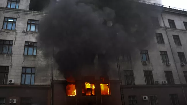 Пожар в здании Дома профсоюзов в Одессе