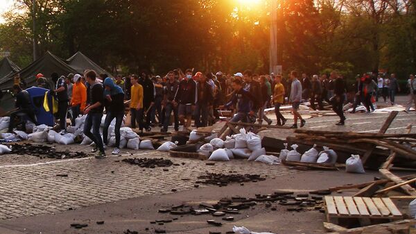 Разрушение палаточного лагеря активистов движения Антимайдан на площади Куликово поле в Одессе