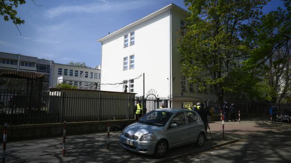 Ситуация возле школы при посольстве России в Варшаве