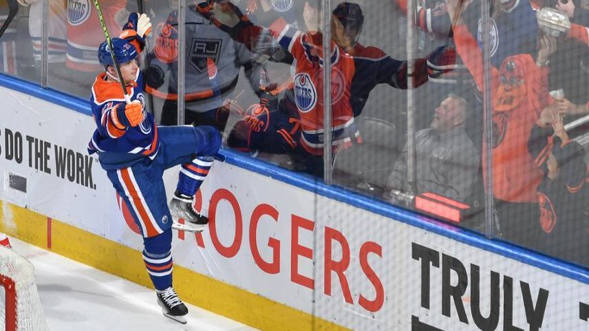 Нападающий Эдмонтон Ойлерз Клим Костин Нападающий Эдмонтон Ойлерз Клим Костин - РИА Новости, 1920, 03.11.2025