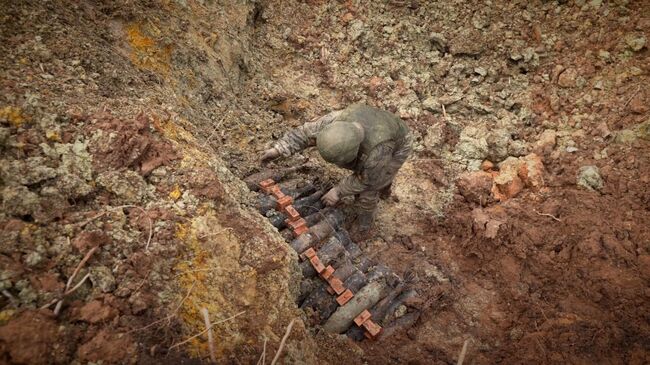 Разминирование полей российскими военными в зоне спецоперации