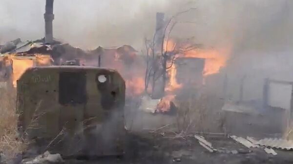 Пожар 9 жилых домов в городе Борзя Забайкальского края. Кадр видео