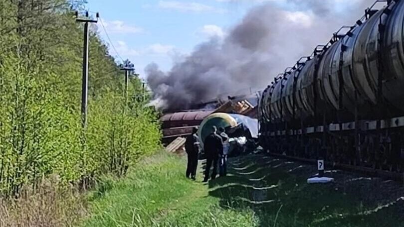 На месте схода локомотива на ж/д путях в Унечском районе Брянской области - РИА Новости, 1920, 02.05.2023