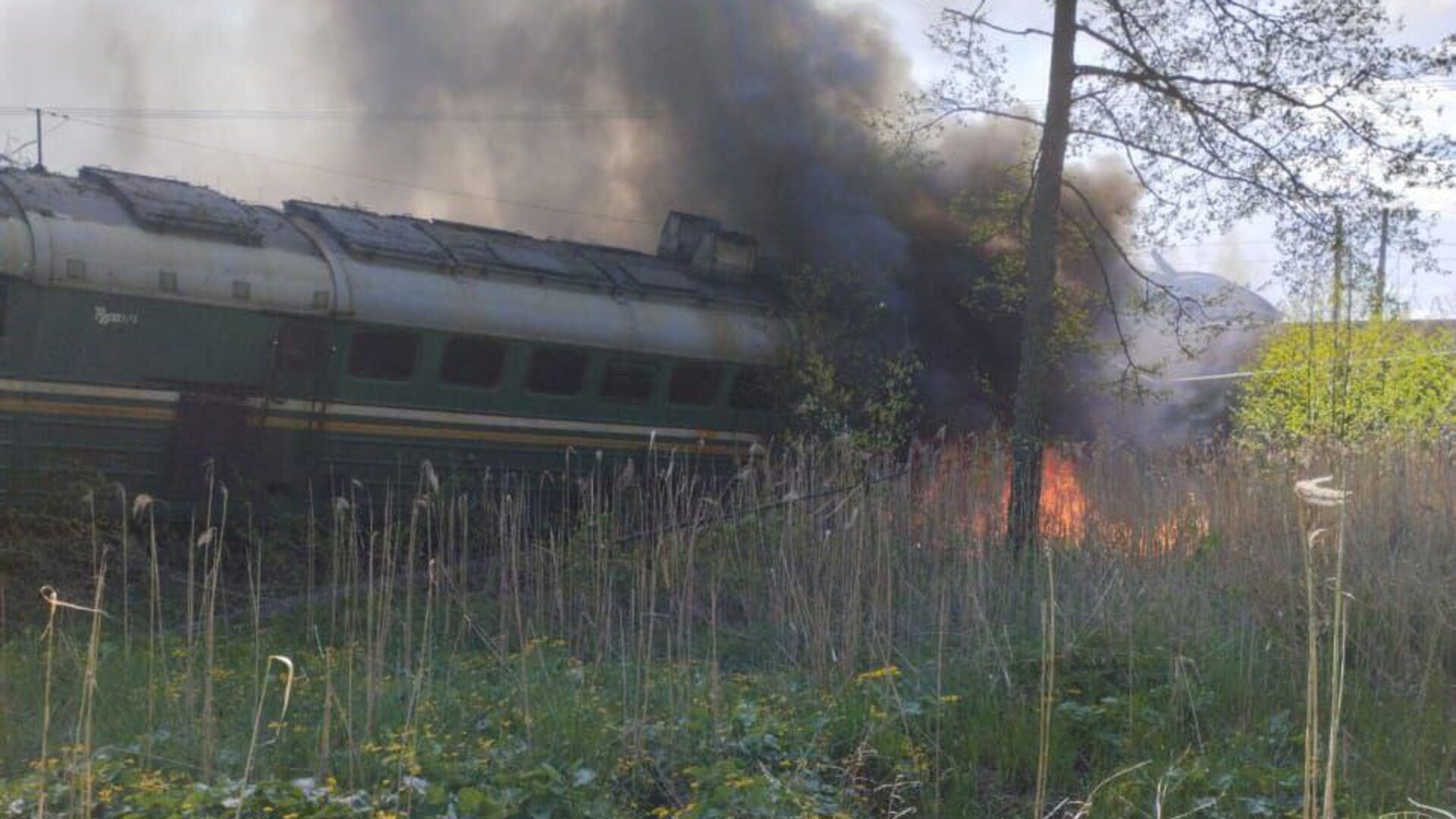 На месте схода локомотива на ж/д путях в Унечском районе Брянской области - РИА Новости, 1920, 01.05.2023