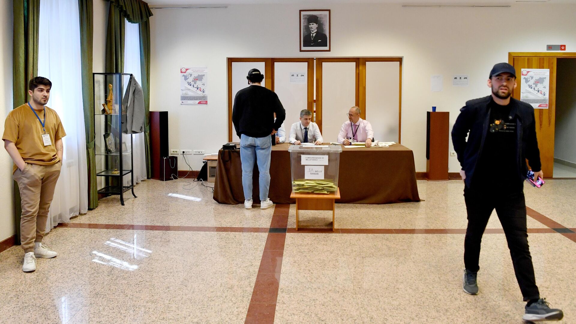 Досрочное голосование в России на всеобщих выборах в Турции - РИА Новости, 1920, 02.05.2023