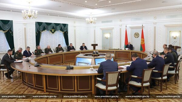 Президент Белоруссии Александр Лукашенко проводит совещание по вопросам обеспечения безопасности и правопорядка и мерах по охране государственной границы