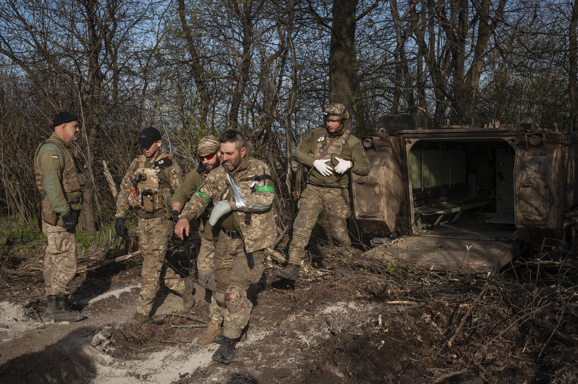 Раненые украинские военнослужащие под Артемовском - РИА Новости, 1920, 27.09.2023