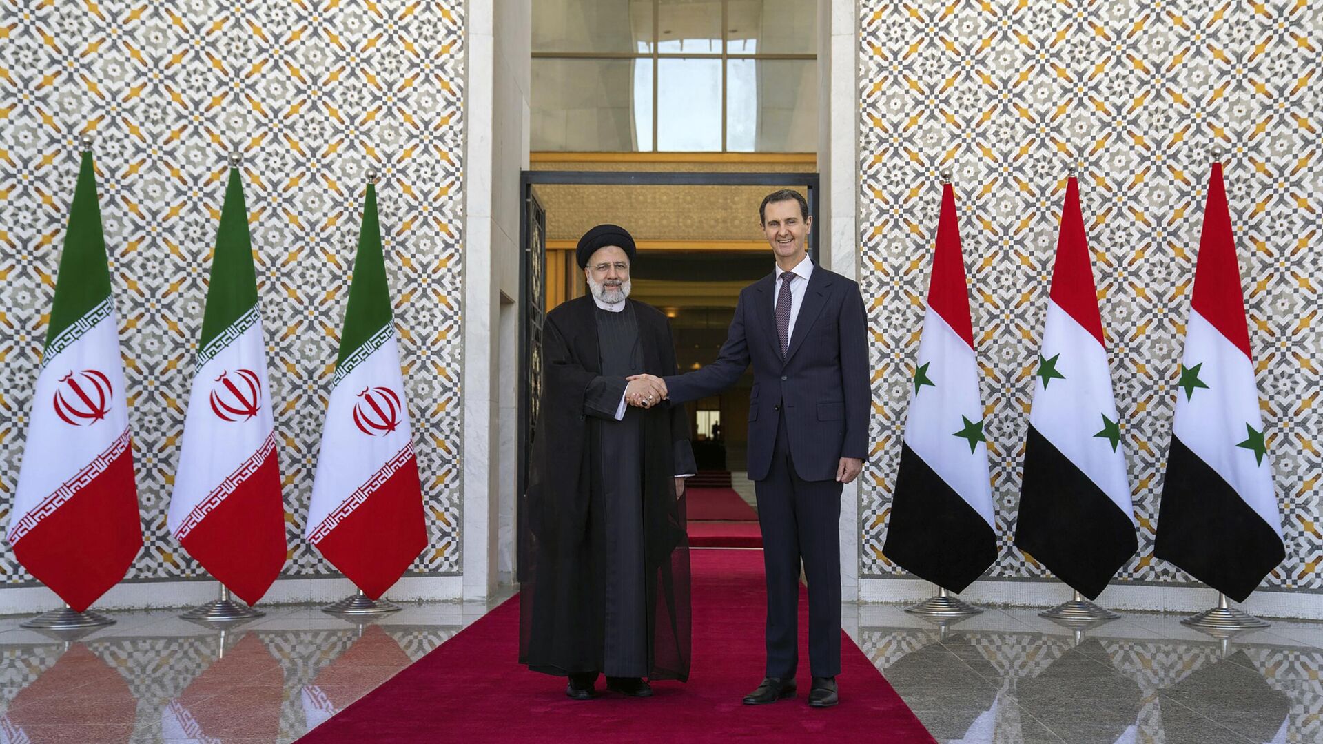 Президент Ирана Ибрахим Раиси и президент Сирии Башар Асад во время встречи в Дамаске - РИА Новости, 1920, 03.05.2023