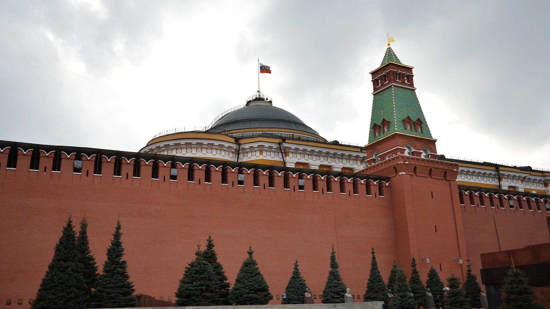 Московский Кремль. Купол Сената и Сенатская башня - РИА Новости, 1920, 05.05.2023