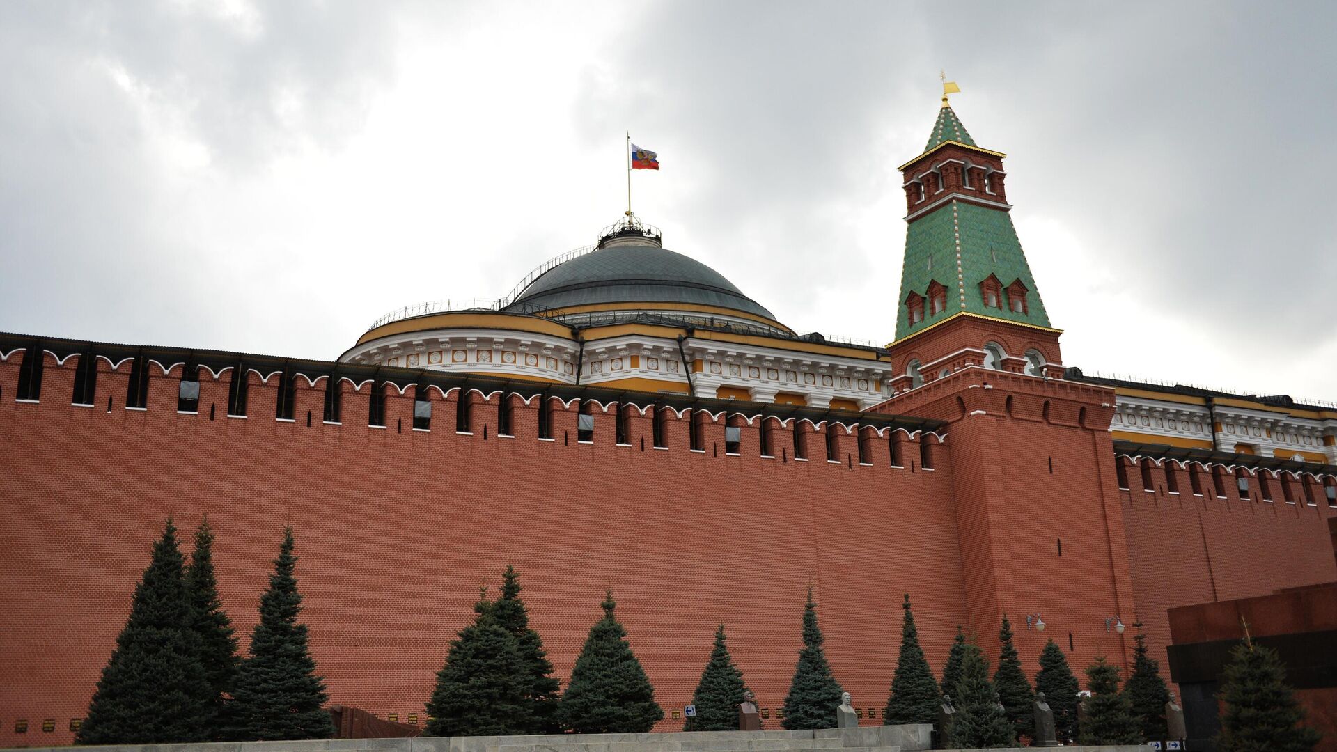 Московский Кремль. Купол Сената и Сенатская башня - РИА Новости, 1920, 04.05.2023