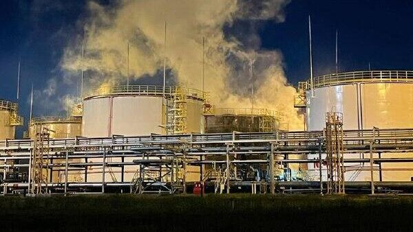 Пожар на Ильском нефтеперерабатывающем заводе в Краснодарском крае