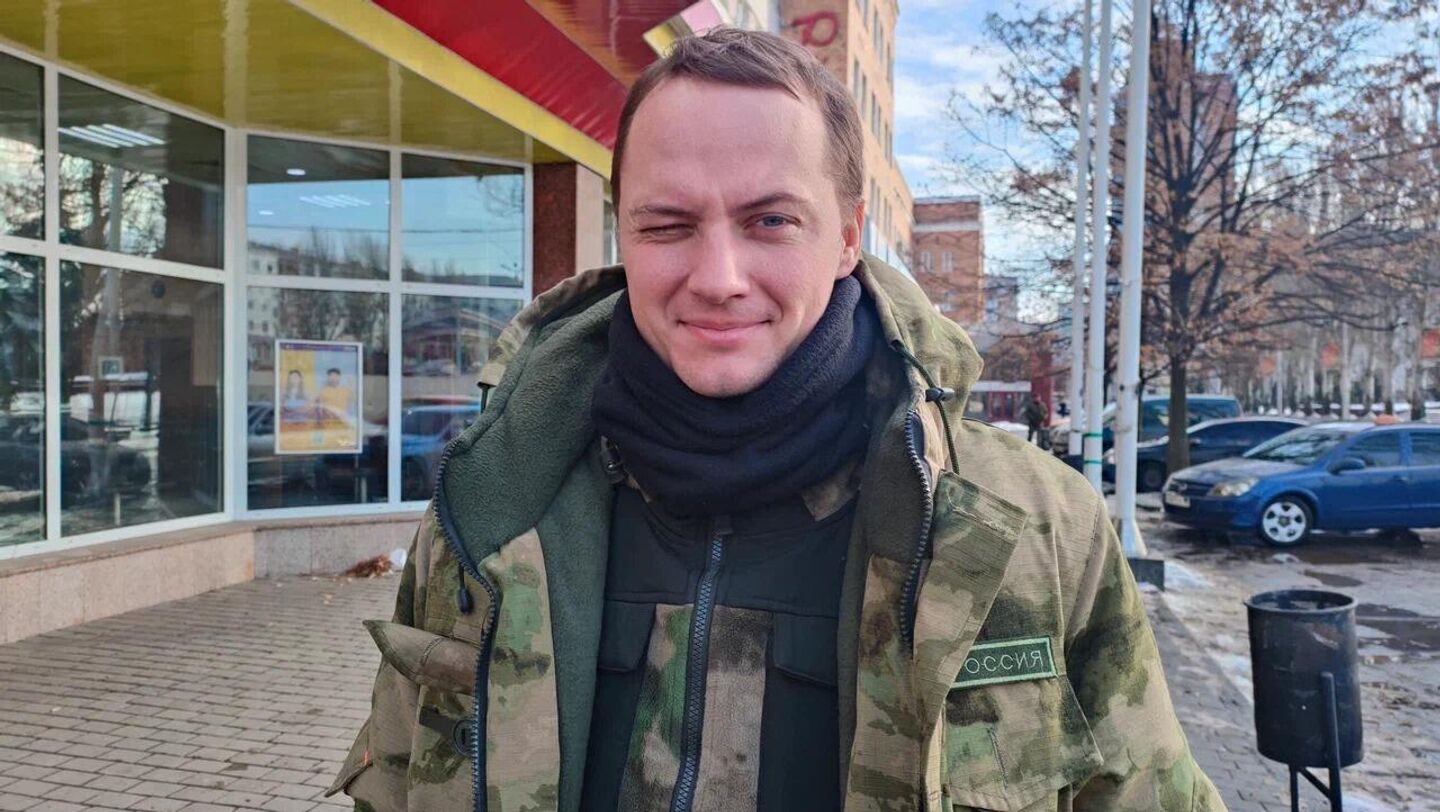 Иногда Михаил выезжает из Донецка Иногда Михаил выезжает из Донецка