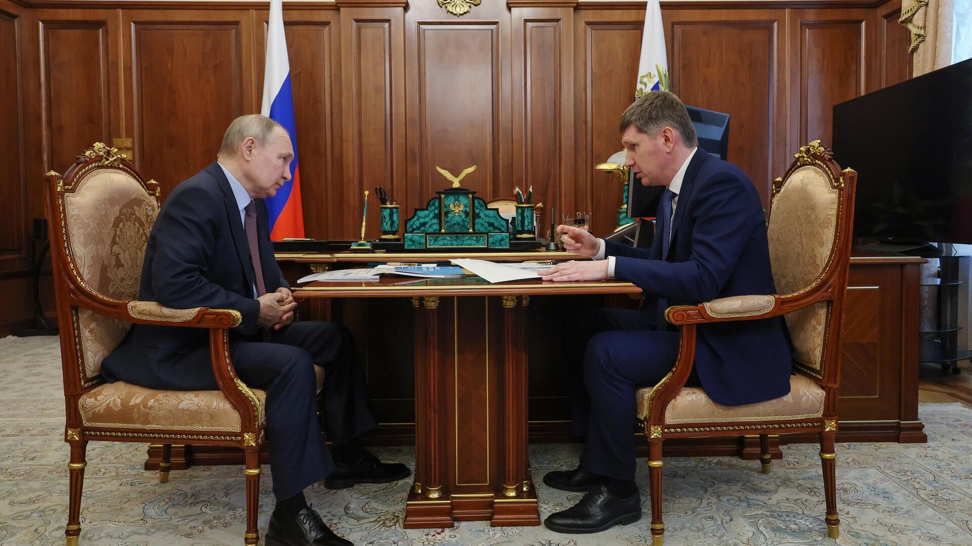 Russian President Vladimir Putin and the Minister of Economic Development of the Russian Federation Maxim Reshetnikov at a working meeting - RIA Novosti, 1920, 05/04/2023