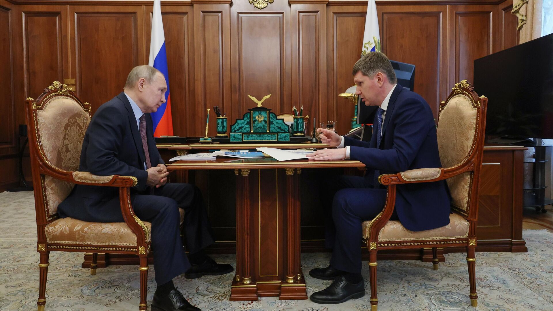 Russian Federation Vladimir Putin and Russian Federation Minister of Economic Development Maxim Reshetnikov at a working meeting - RIA Novosti, 1920, 05/04/2023