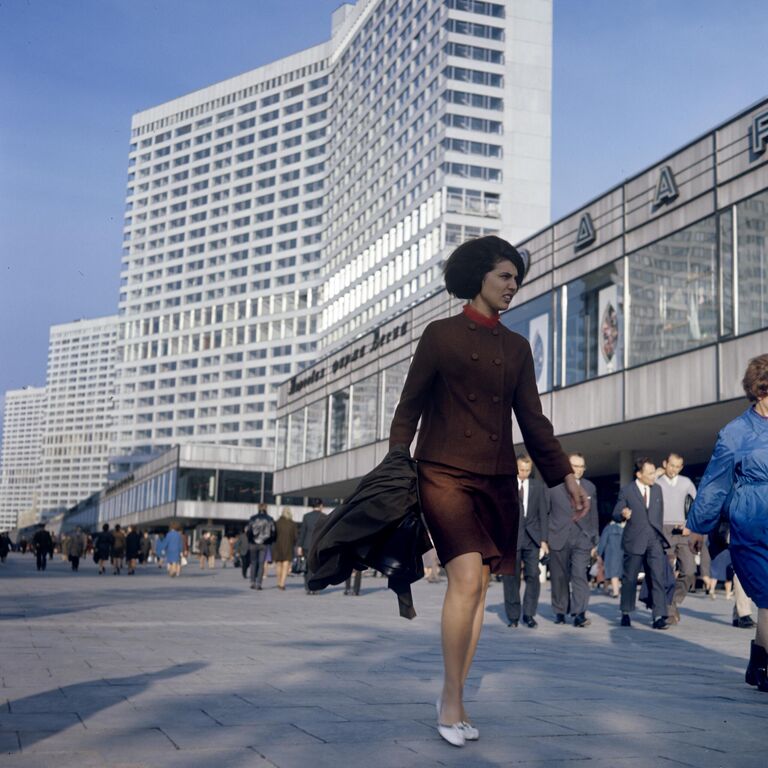 На проспекте Калинина в городе Москве. 1969 год