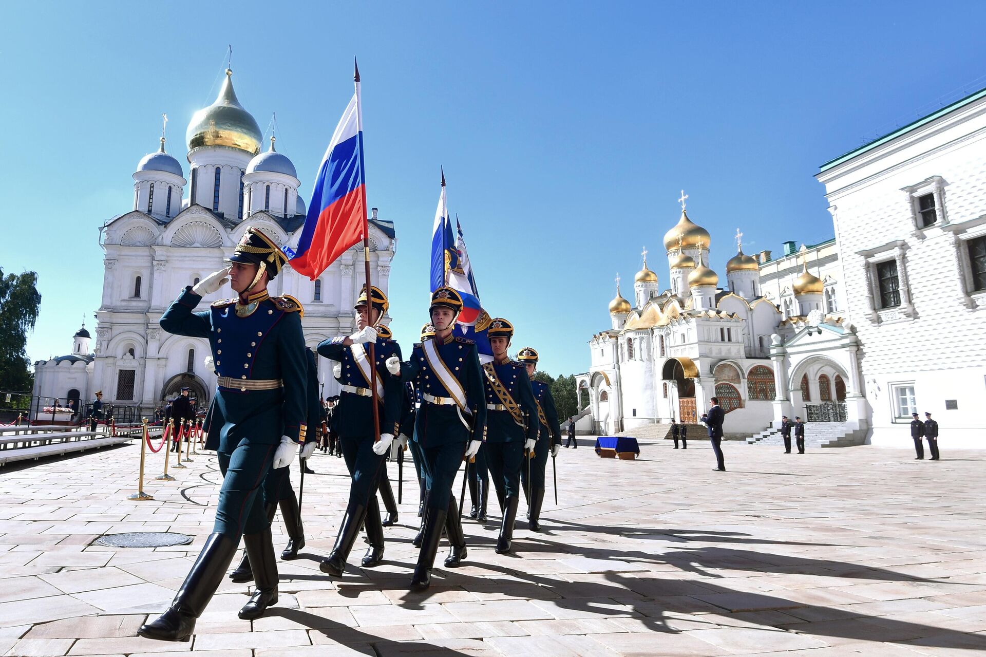 Военнослужащие роты специального караула Президентского полка ФСО России на церемония вручения аттестатов выпускникам кадетских классов ФСО России на Соборной площади Московского Кремля Военнослужащие роты специального караула Президентского полка ФСО России на церемония вручения аттестатов выпускникам кадетских классов ФСО России на Соборной площади Московского Кремля - РИА Новости, 1920, 06.05.2024