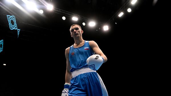 Российский боксер Эдуард Саввин на чемпионате мира по боксу среди мужчин в Ташкенте