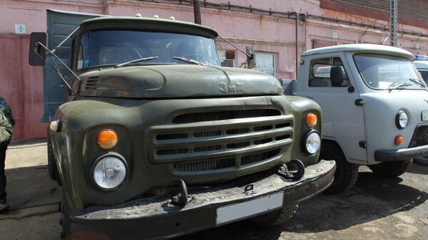 Пятнадцать автомобилей отправили в зону СВО из Иркутска