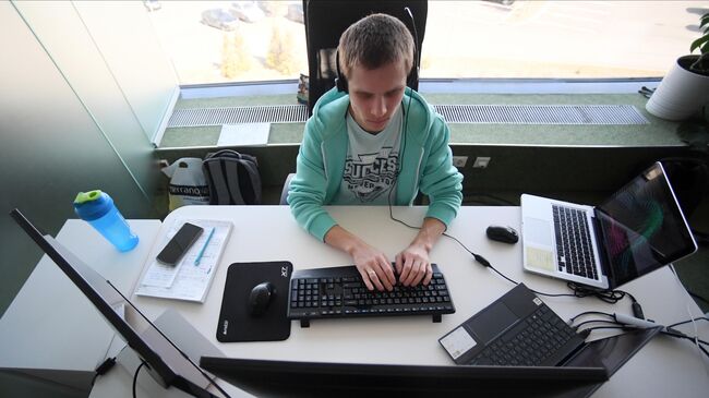 Программист за работой