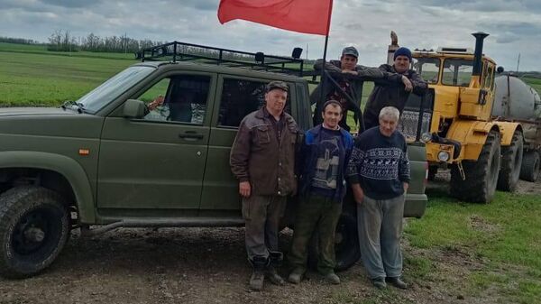 Фермеры Брюховецкого района Кубани передали УАЗ Пикап бойцам подразделения в ЛНР