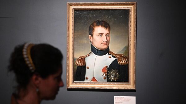 Книжные новинки мая: как укротить Диониса в себе и каким был Наполеон