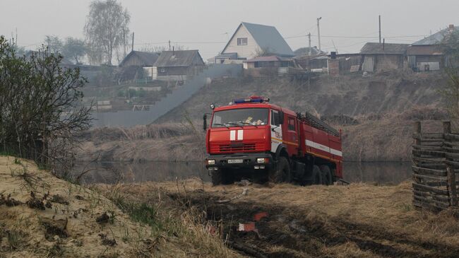Пожарная машина в селе Успенка в Тюменской области